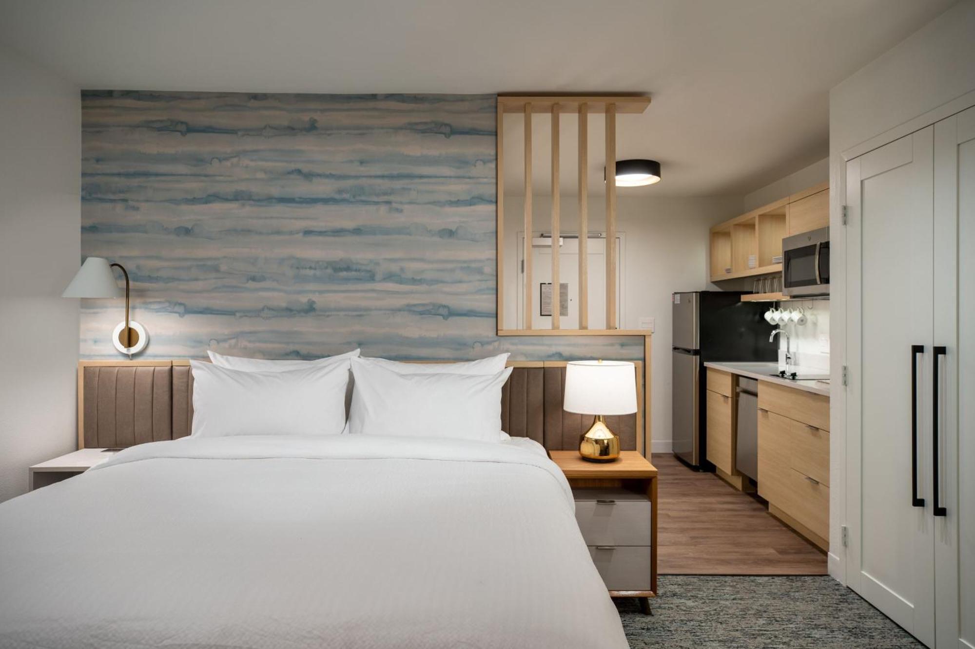 Towneplace Suites By Marriott Hadley Amherst Exterior photo