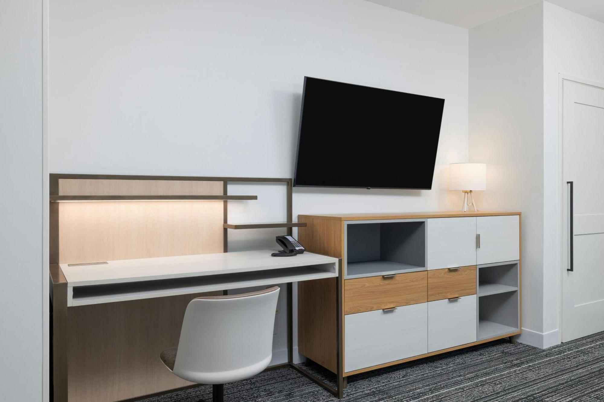 Towneplace Suites By Marriott Hadley Amherst Exterior photo